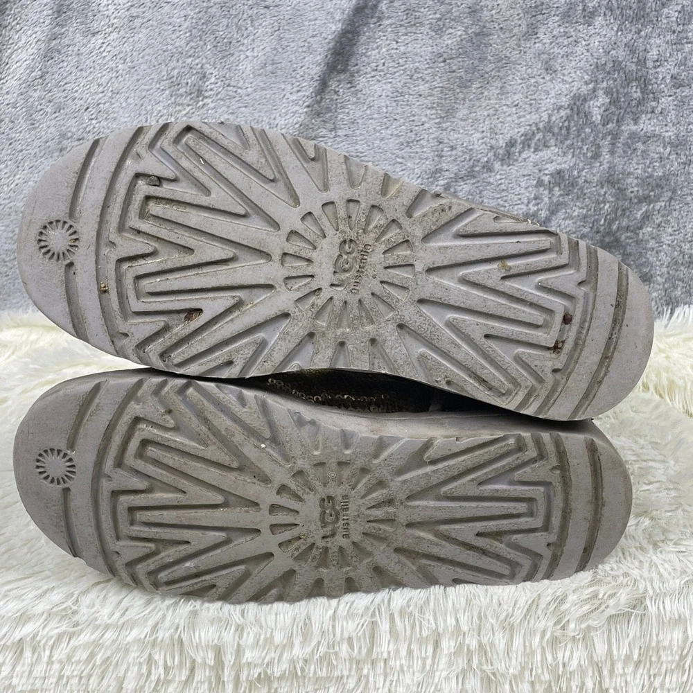 UGG classic short
